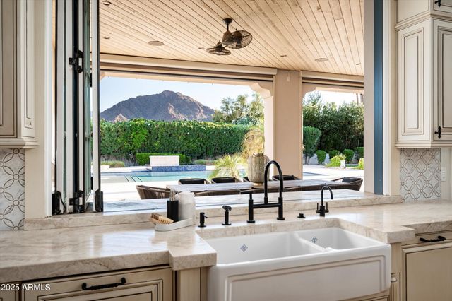 $8,725,000 | 5729 East Joshua Tree Lane, Paradise Valley, AZ 85253