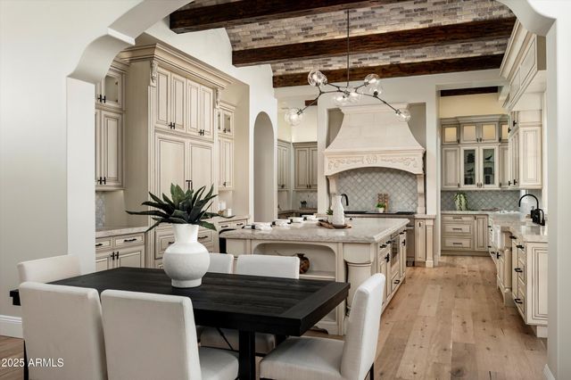 $8,725,000 | 5729 East Joshua Tree Lane, Paradise Valley, AZ 85253