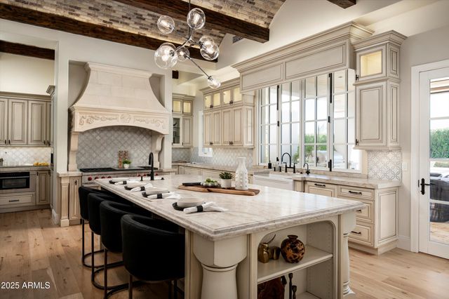 $8,725,000 | 5729 East Joshua Tree Lane, Paradise Valley, AZ 85253