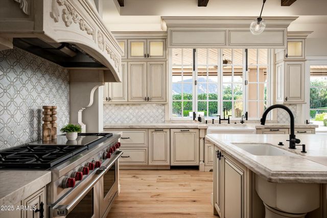 $8,725,000 | 5729 East Joshua Tree Lane, Paradise Valley, AZ 85253