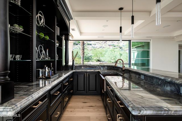 $8,725,000 | 5729 East Joshua Tree Lane, Paradise Valley, AZ 85253