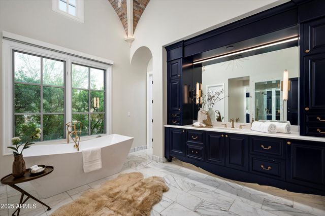 $8,725,000 | 5729 East Joshua Tree Lane, Paradise Valley, AZ 85253