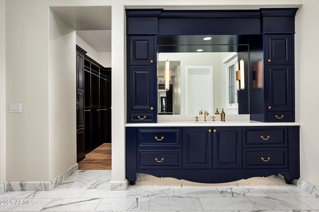 $8,725,000 | 5729 East Joshua Tree Lane, Paradise Valley, AZ 85253