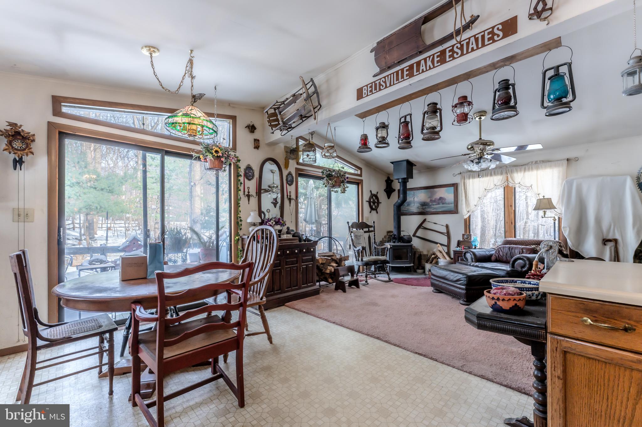415 White Oak Road Lehighton, PA 18235 - Photo 17 of 45 a living room with furniture