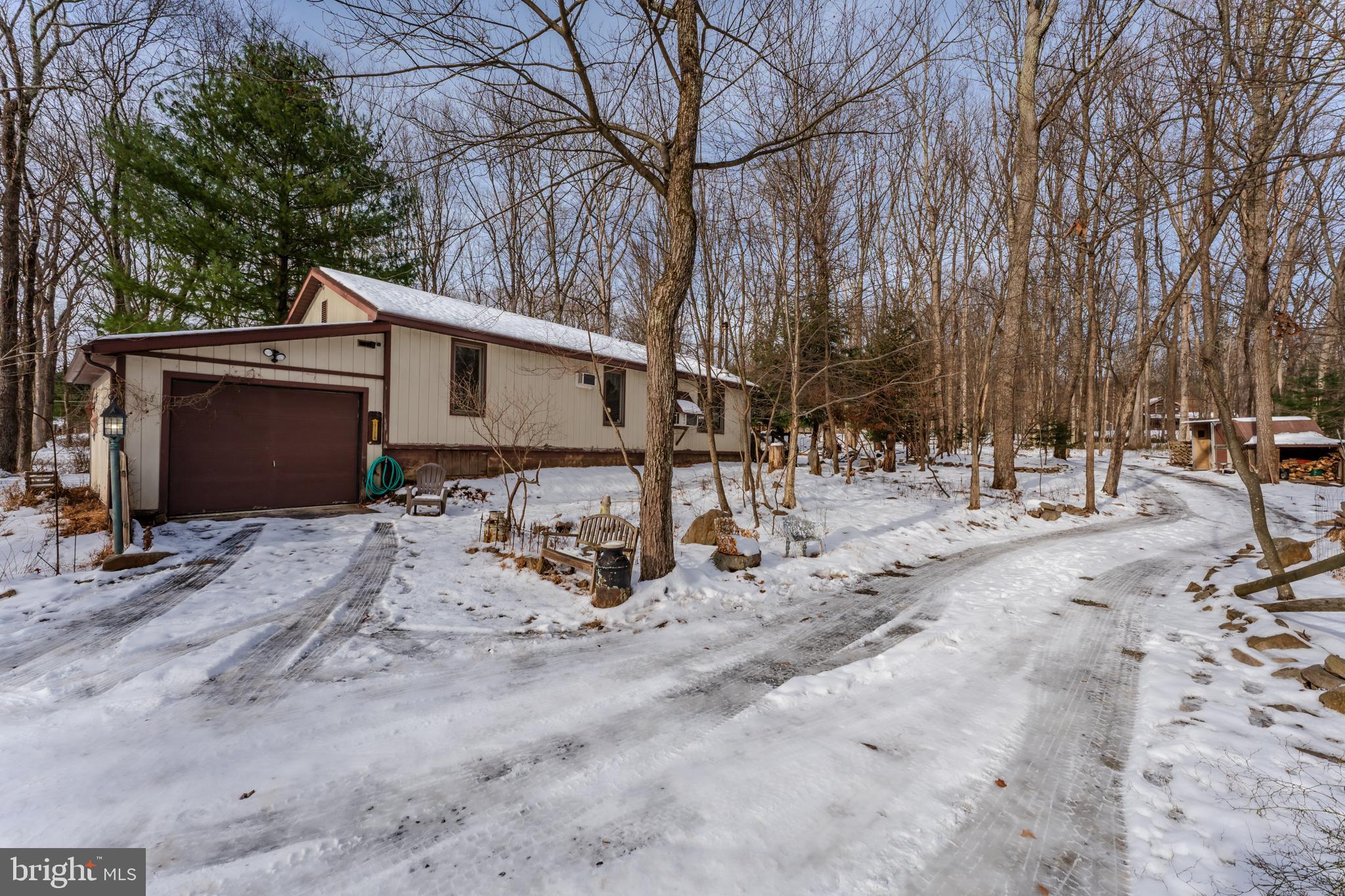 415 White Oak Road Lehighton, PA 18235 - Photo 6 of 45 a view of outdoor space with seating area