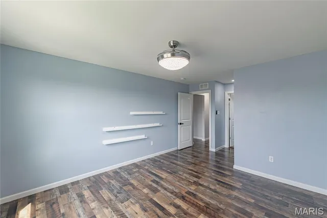 $1,300,000 | 351 Oak Stand Court, Chesterfield, MO 63005