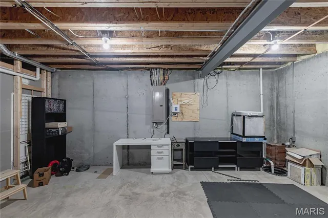 $1,300,000 | 351 Oak Stand Court, Chesterfield, MO 63005