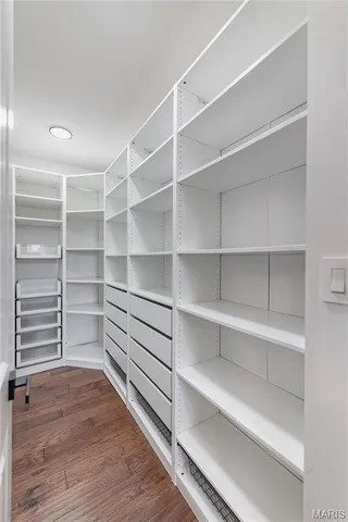 $1,300,000 | 351 Oak Stand Court, Chesterfield, MO 63005