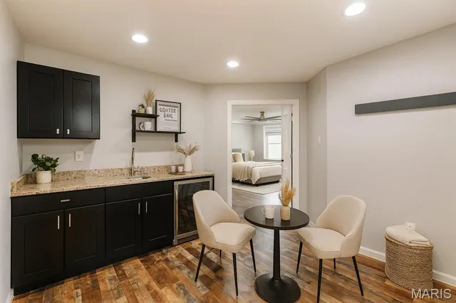 $1,300,000 | 351 Oak Stand Court, Chesterfield, MO 63005