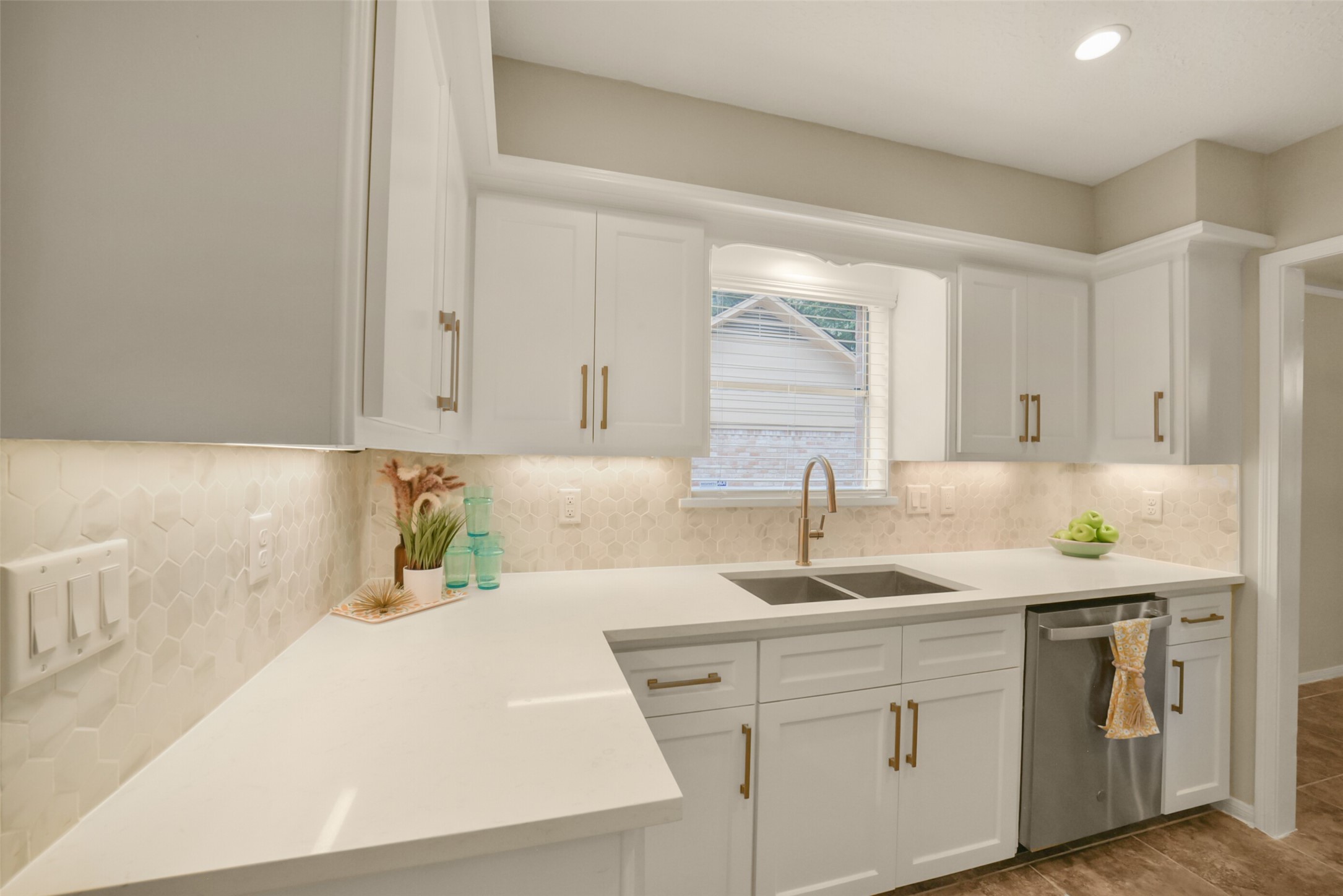 7911 Friars Ct Lane Spring, TX 77379 - Photo 13 of 44
