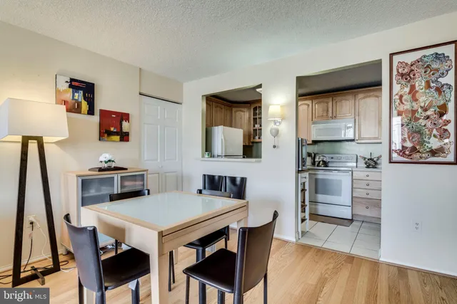 $2,595 | 1325 18th Street Northwest, Unit 807, Washington, DC 20036