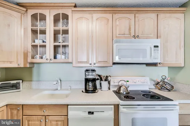 $2,595 | 1325 18th Street Northwest, Unit 807, Washington, DC 20036