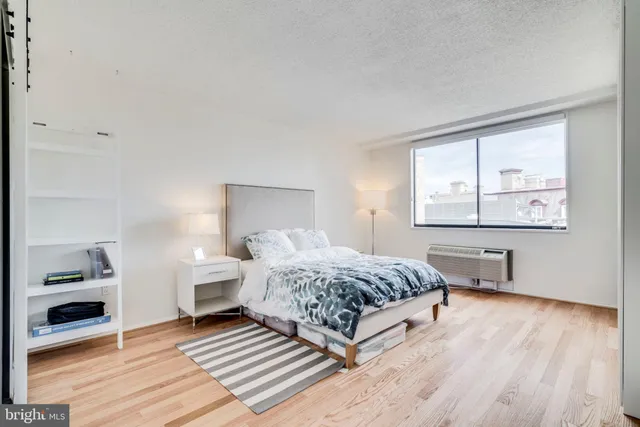 $2,595 | 1325 18th Street Northwest, Unit 807, Washington, DC 20036