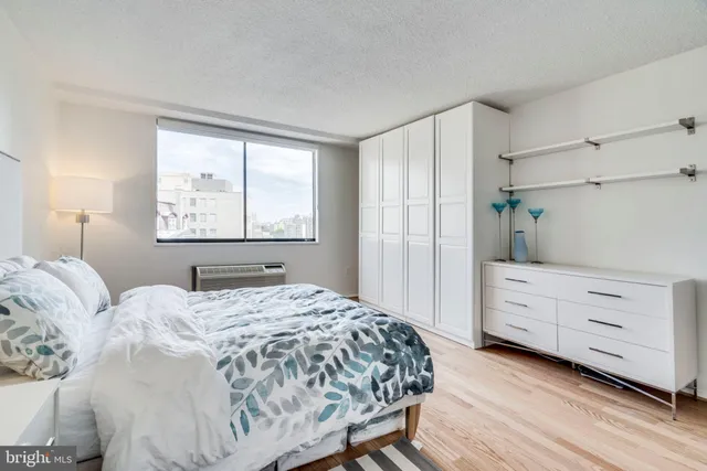 $2,595 | 1325 18th Street Northwest, Unit 807, Washington, DC 20036