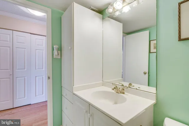 $2,595 | 1325 18th Street Northwest, Unit 807, Washington, DC 20036