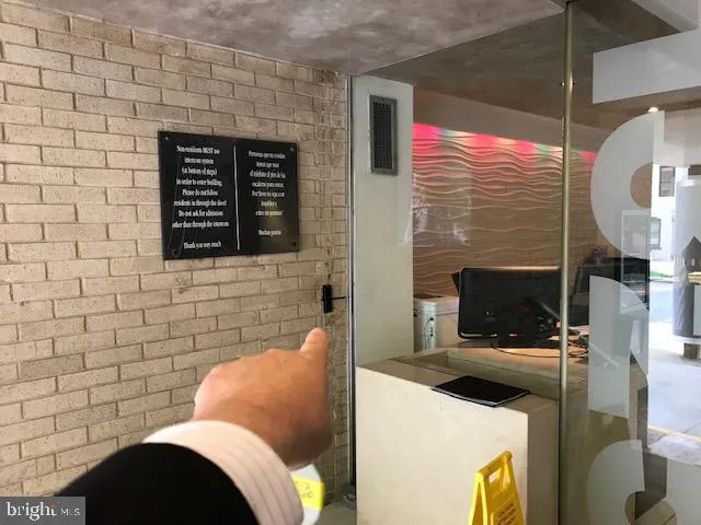 $2,595 | 1325 18th Street Northwest, Unit 807, Washington, DC 20036