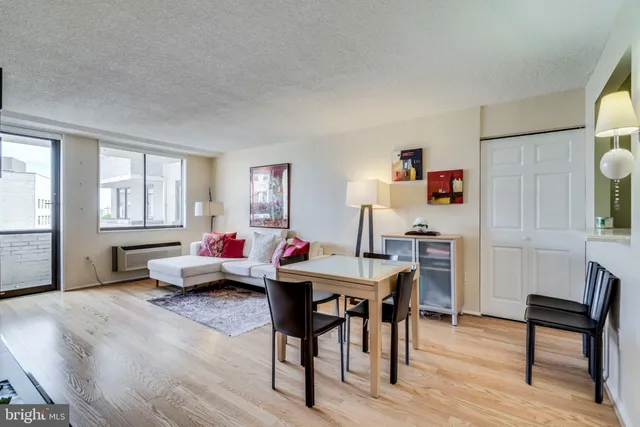 $2,595 | 1325 18th Street Northwest, Unit 807, Washington, DC 20036