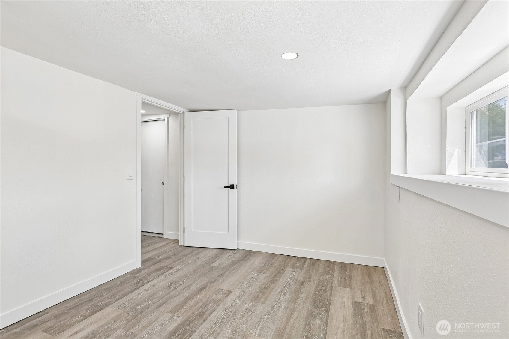 3425 Northeast 7th Place Renton, WA 98056 - Photo 19 of 36 Gallery Image 19