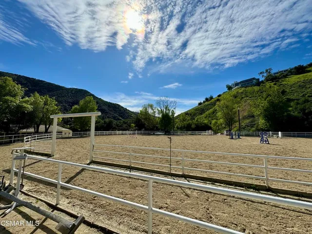 a view of a tennis court