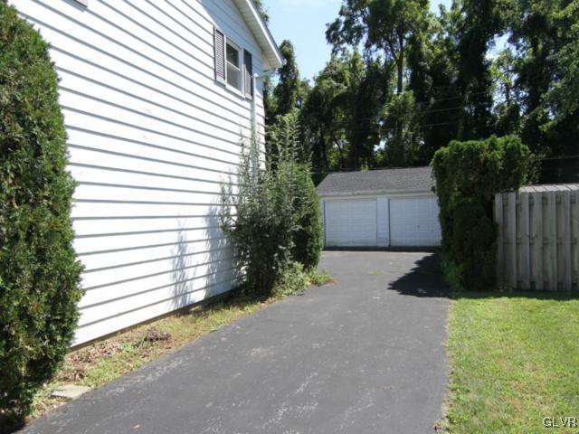 2225 Pinehurst Road Bethlehem, PA 18018 - Photo 3 of 24 Gallery Image 3
