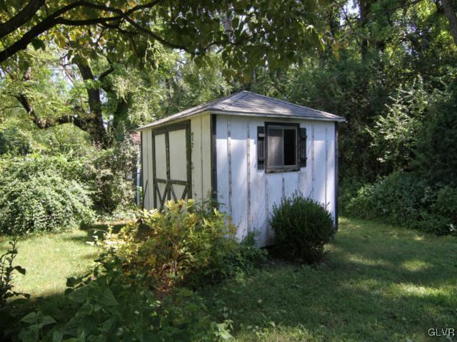 2225 Pinehurst Road Bethlehem, PA 18018 - Photo 8 of 24 Gallery Image 8