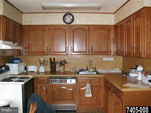 1428 Wogan Road York, PA 17404 - Photo 4 of 11