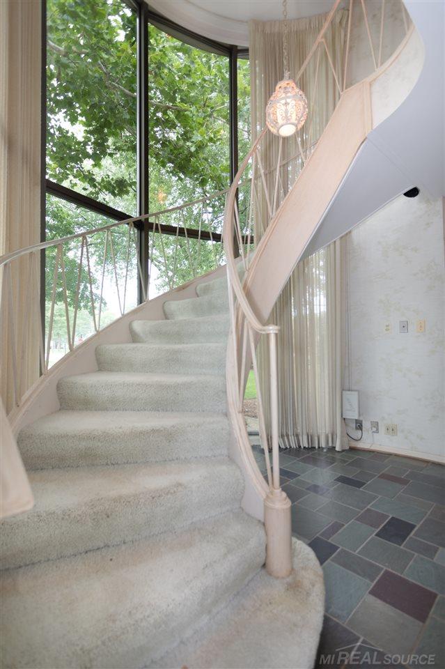 500 Ballantyne Road Grosse Pointe Shores, MI 48236 - Photo 5 of 36