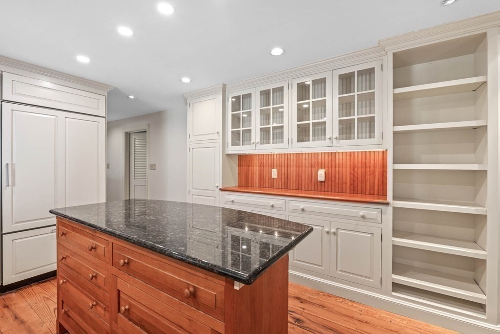 153 Gregory Island Road Hamilton, MA 01982 - Photo 13 of 37 Gallery Image 13