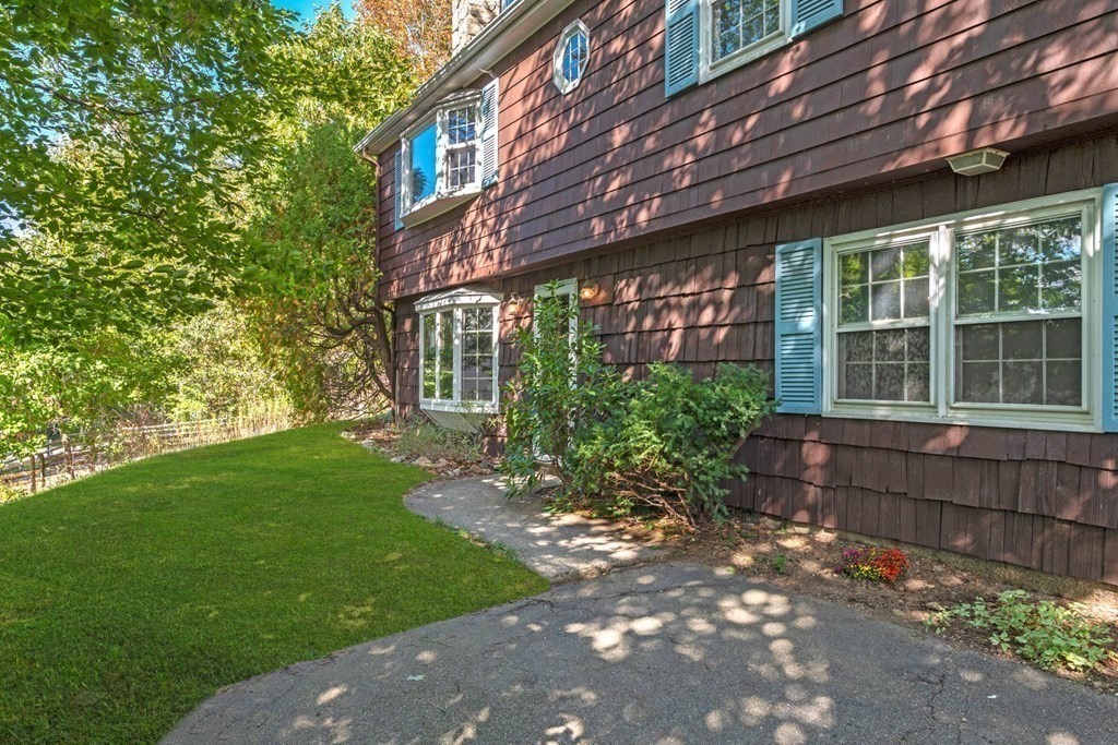 153 Gregory Island Road Hamilton, MA 01982 - Photo 28 of 37 Gallery Image 28