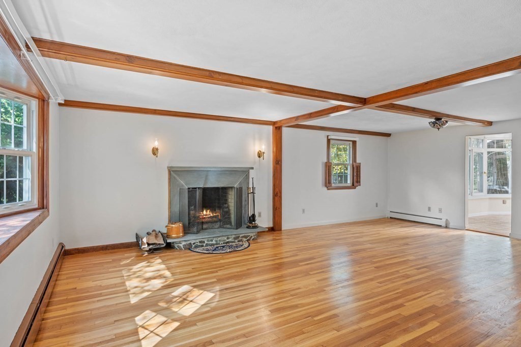 153 Gregory Island Road Hamilton, MA 01982 - Photo 5 of 37 Gallery Image 5