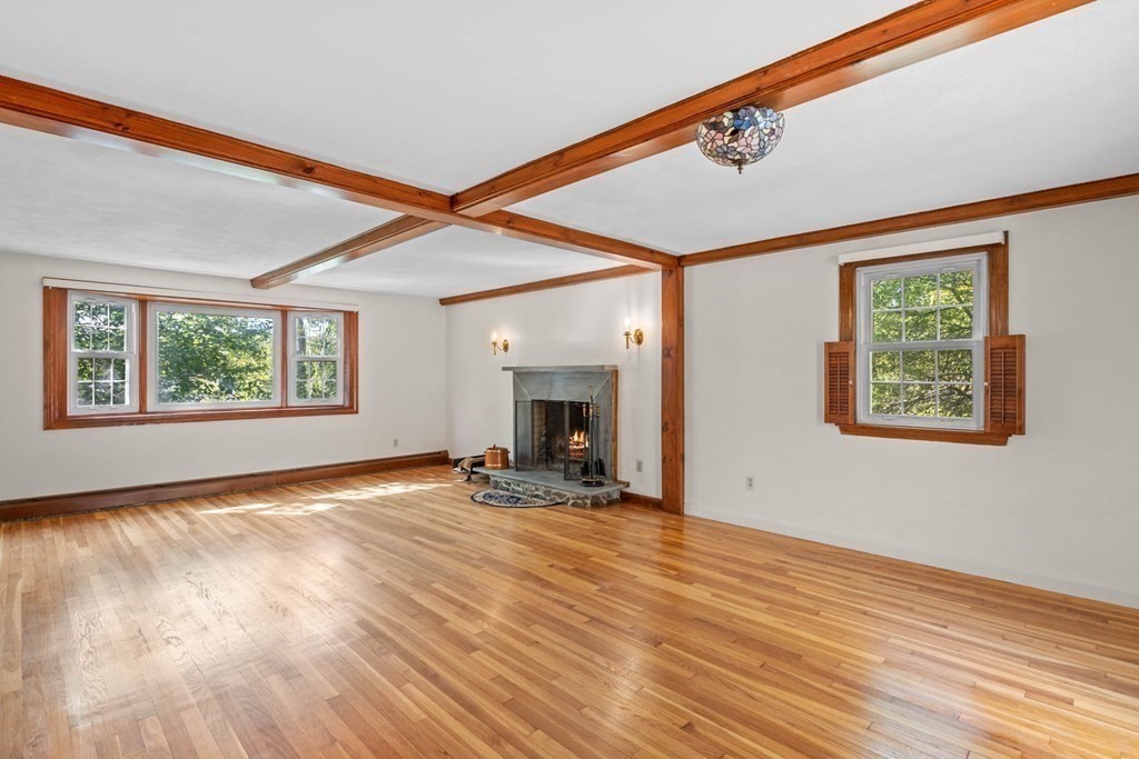 153 Gregory Island Road Hamilton, MA 01982 - Photo 6 of 37 Gallery Image 6