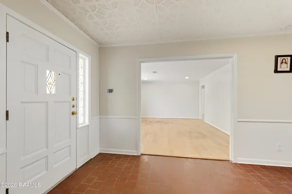 $4,000 | 1401 East Bayou Parkway, Lafayette, LA 70508