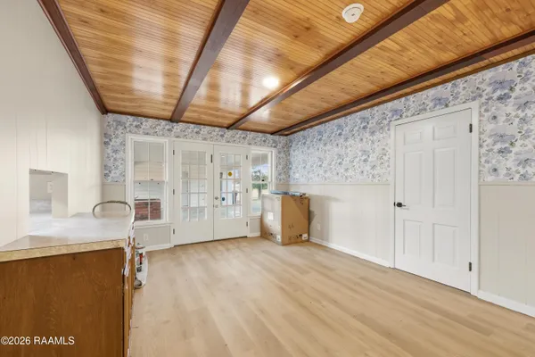 $4,000 | 1401 East Bayou Parkway, Lafayette, LA 70508