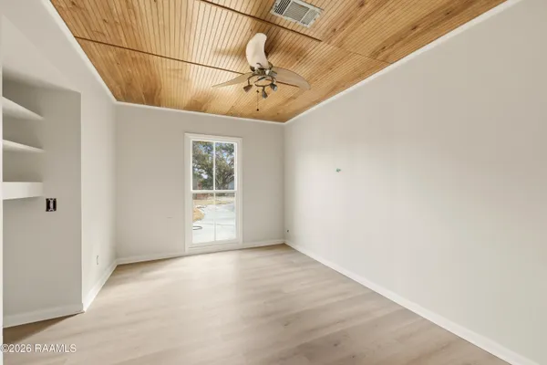 $4,000 | 1401 East Bayou Parkway, Lafayette, LA 70508