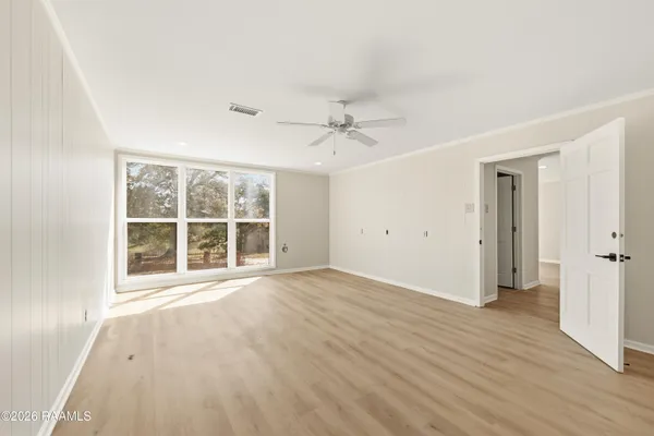 $4,000 | 1401 East Bayou Parkway, Lafayette, LA 70508