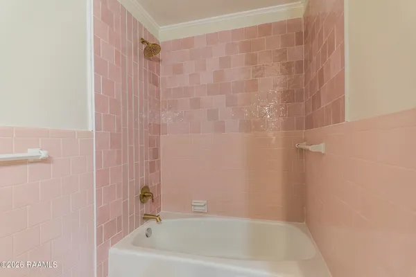 $4,000 | 1401 East Bayou Parkway, Lafayette, LA 70508