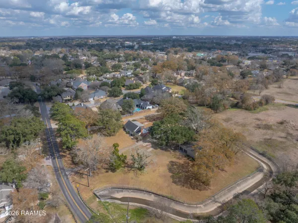 $4,000 | 1401 East Bayou Parkway, Lafayette, LA 70508