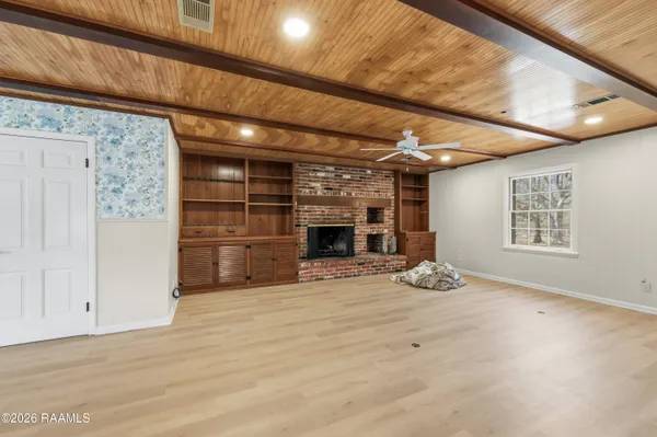 $4,000 | 1401 East Bayou Parkway, Lafayette, LA 70508