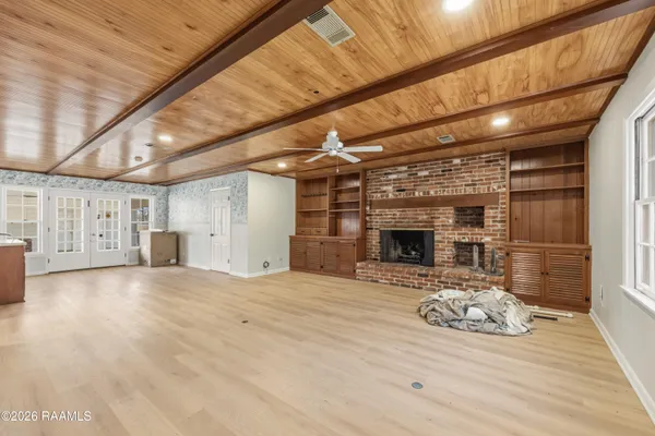 $4,000 | 1401 East Bayou Parkway, Lafayette, LA 70508