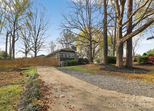 $2,380 | 3801 Sudbury Road, Charlotte, NC 28205