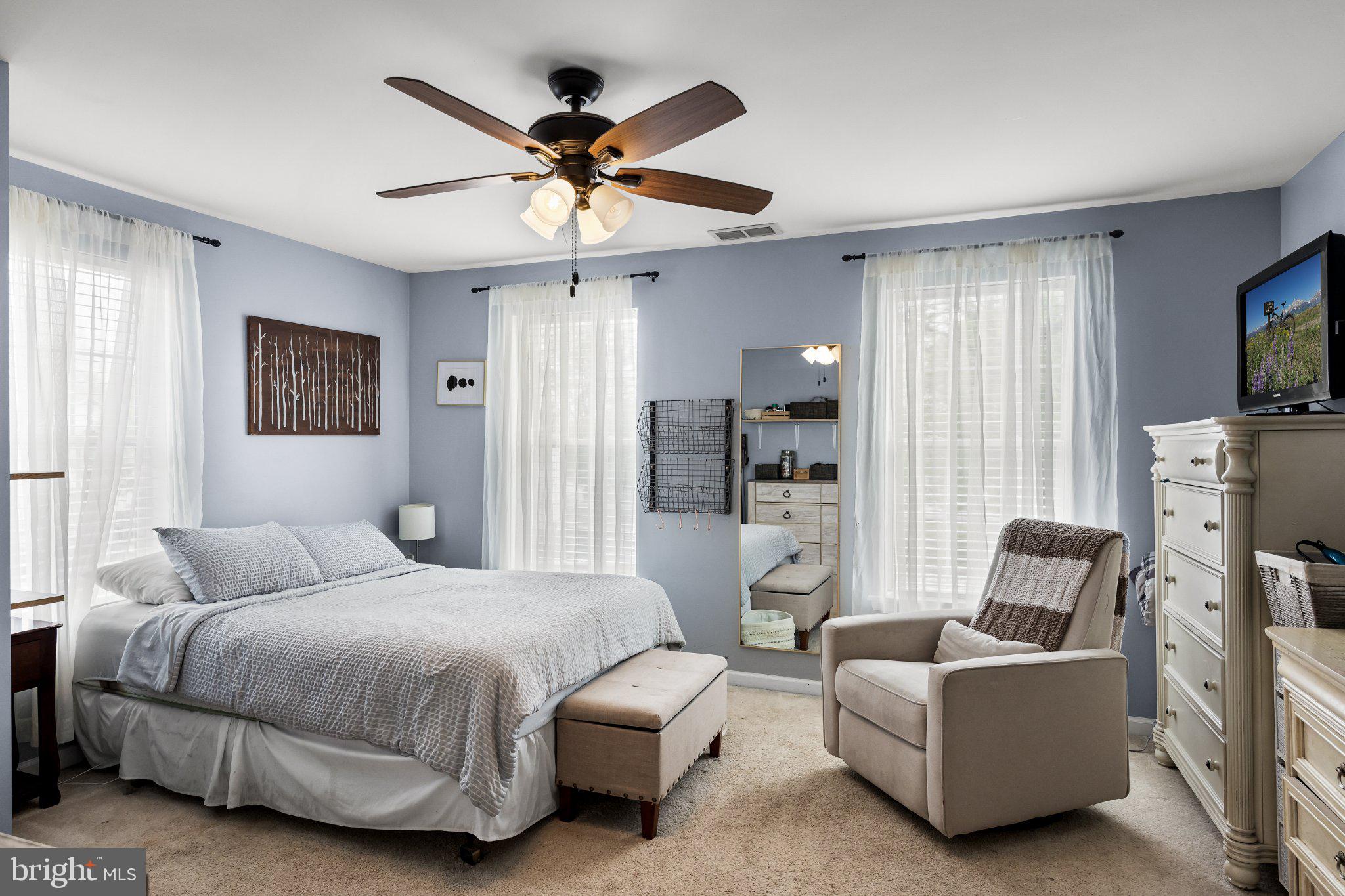 314 Washington Street Delanco, NJ 08075 - Photo 15 of 39 Serene bedroom with natural light.