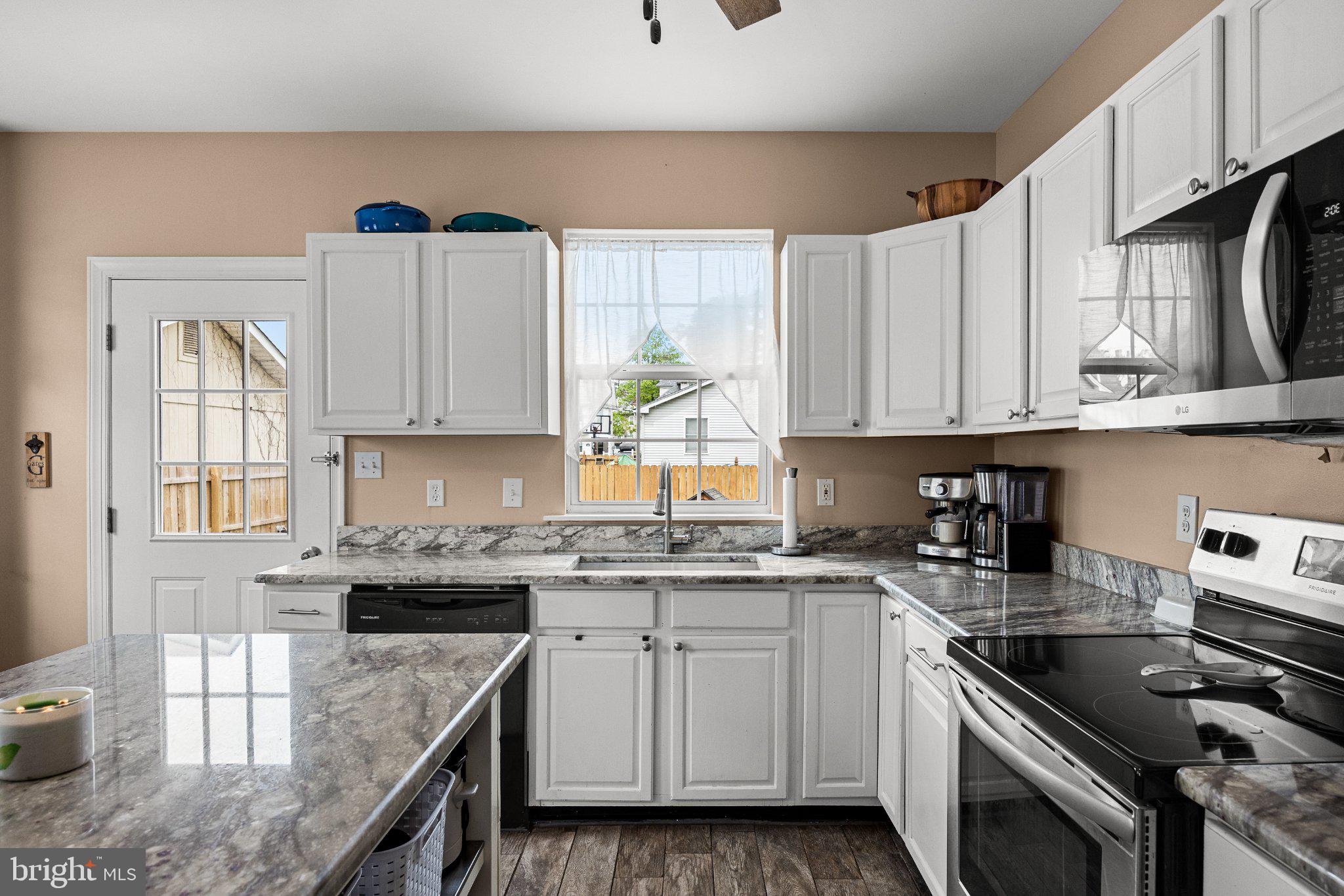 314 Washington Street Delanco, NJ 08075 - Photo 10 of 39 Bright and inviting kitchen space.