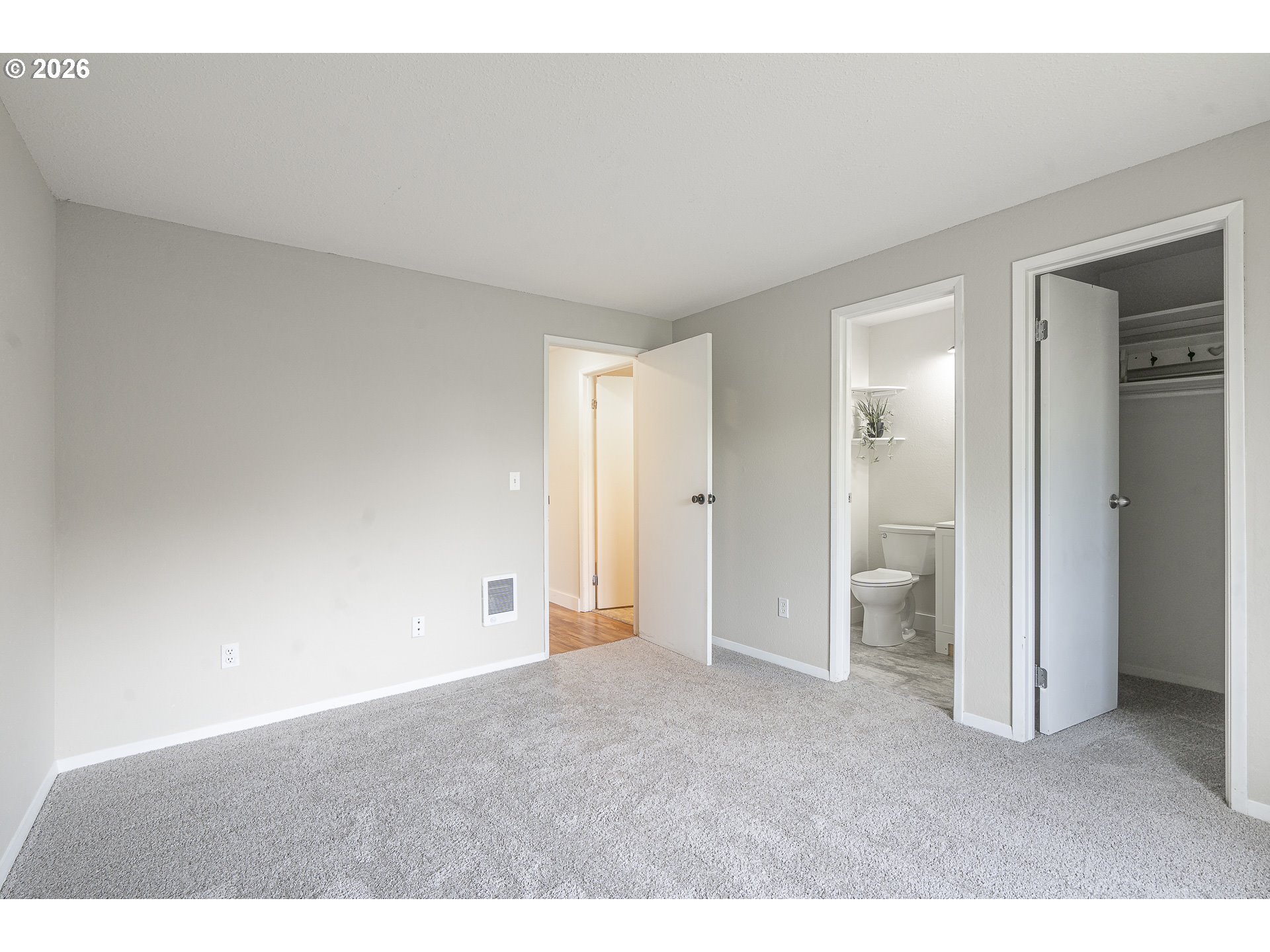 8315 Southwest Shenandoah Way Tualatin, OR 97062 - Photo 19 of 29 a view of empty room