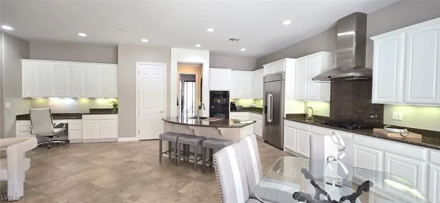 $989,000 | 2752 Kilwinning Drive, Henderson, NV 89044