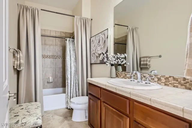 $989,000 | 2752 Kilwinning Drive, Henderson, NV 89044