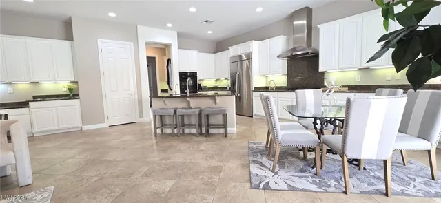 $989,000 | 2752 Kilwinning Drive, Henderson, NV 89044