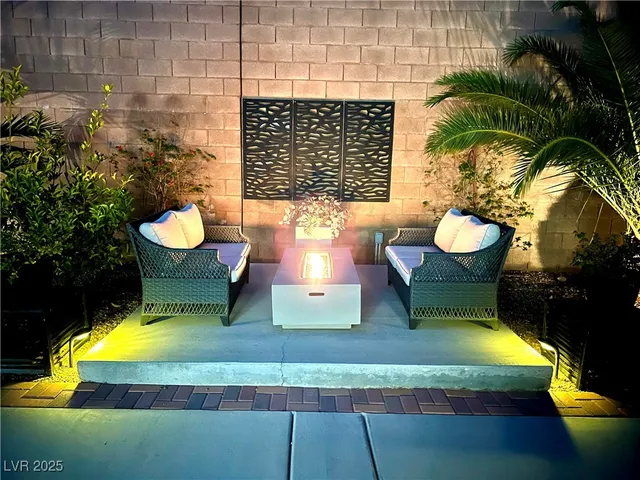 $989,000 | 2752 Kilwinning Drive, Henderson, NV 89044