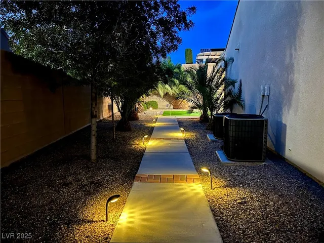 $989,000 | 2752 Kilwinning Drive, Henderson, NV 89044