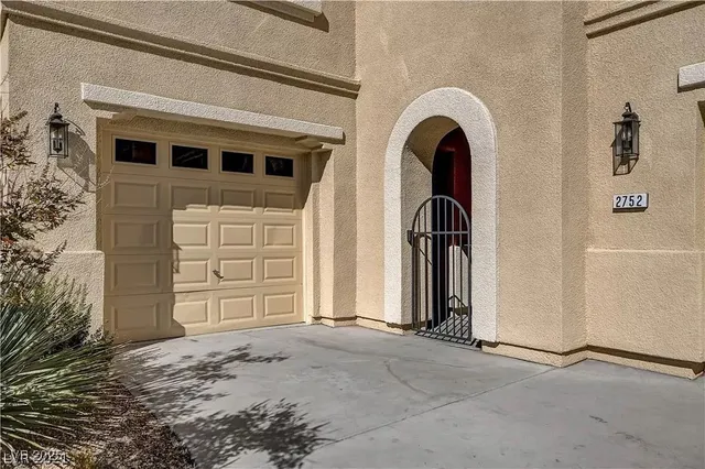 $989,000 | 2752 Kilwinning Drive, Henderson, NV 89044