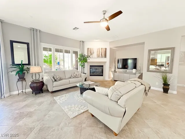 $989,000 | 2752 Kilwinning Drive, Henderson, NV 89044